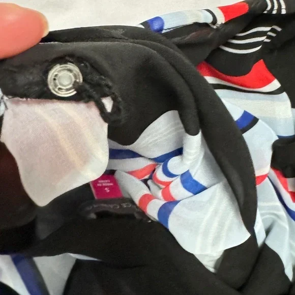 VINCE CAMUTO Multicolor Top in Size Small - Picture 11 of 11